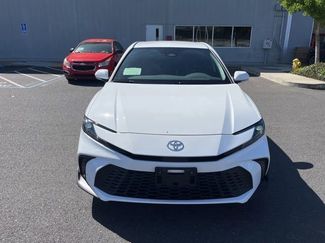 Used 2025 Toyota Camry SE video 2