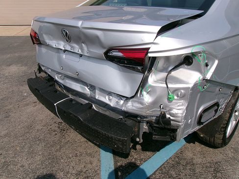 Used 2020 Volkswagen Passat 2.0T SE image 4