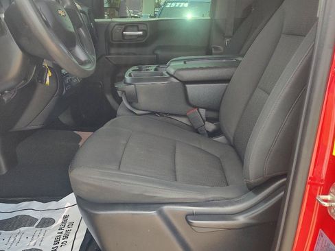 Used 2022 Chevrolet Silverado 2500 Custom w/ Custom Value Package AWD/4WD image 11