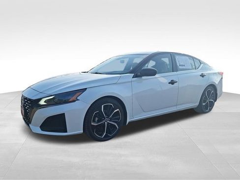 Certified 2024 Nissan Altima 2.5 SR FWD image 4