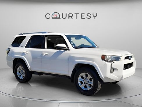 Used 2015 Toyota 4Runner SR5 Premium image 7