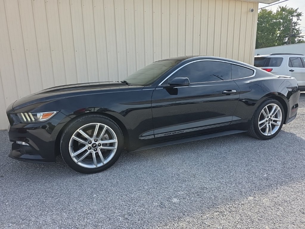 Used 2016 Ford Mustang Premium w/ Pony Package RWD image 10