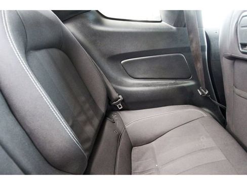 Used 2018 Ford Mustang Coupe w/ Black Accent Pkg RWD image 10