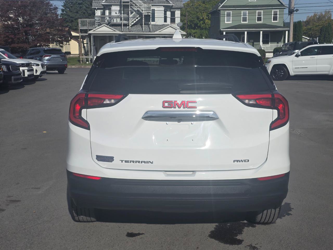 Used 2019 GMC Terrain SLE w/ Driver Convenience Package AWD/4WD image 16