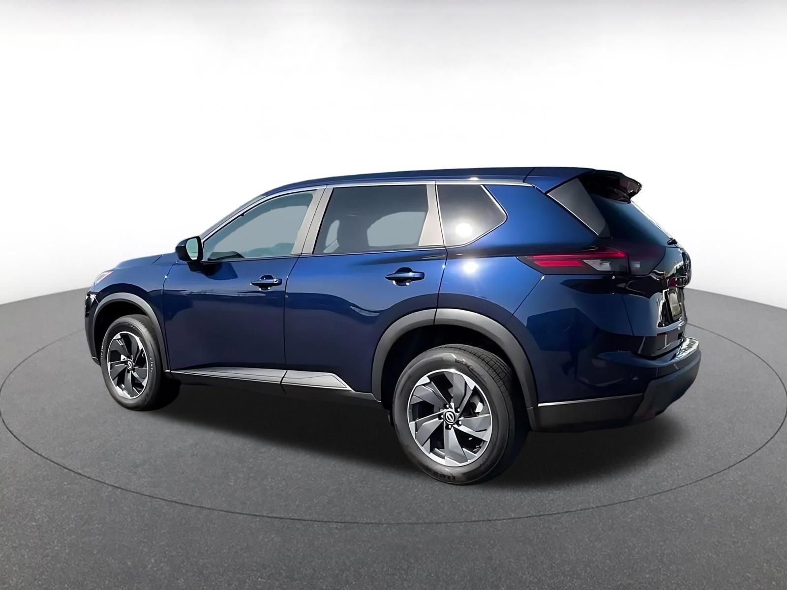 Used 2025 Nissan Rogue SV FWD image 9