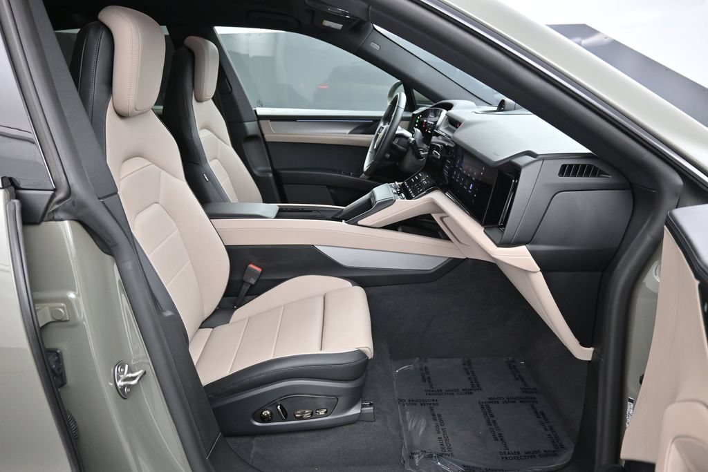 Certified 2026 Porsche Cayenne Electric AWD/4WD image 28