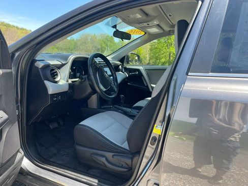 Used 2016 Toyota RAV4 XLE AWD/4WD image 8