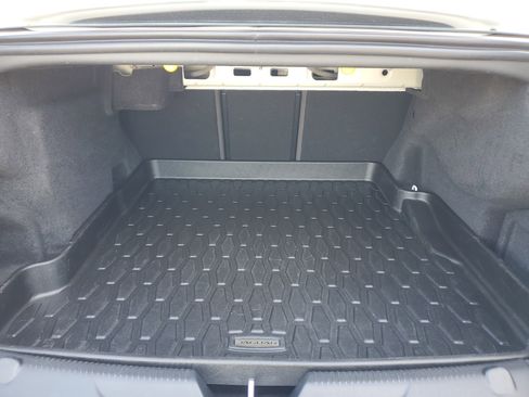 Used 2019 Jaguar XE Premium image 38