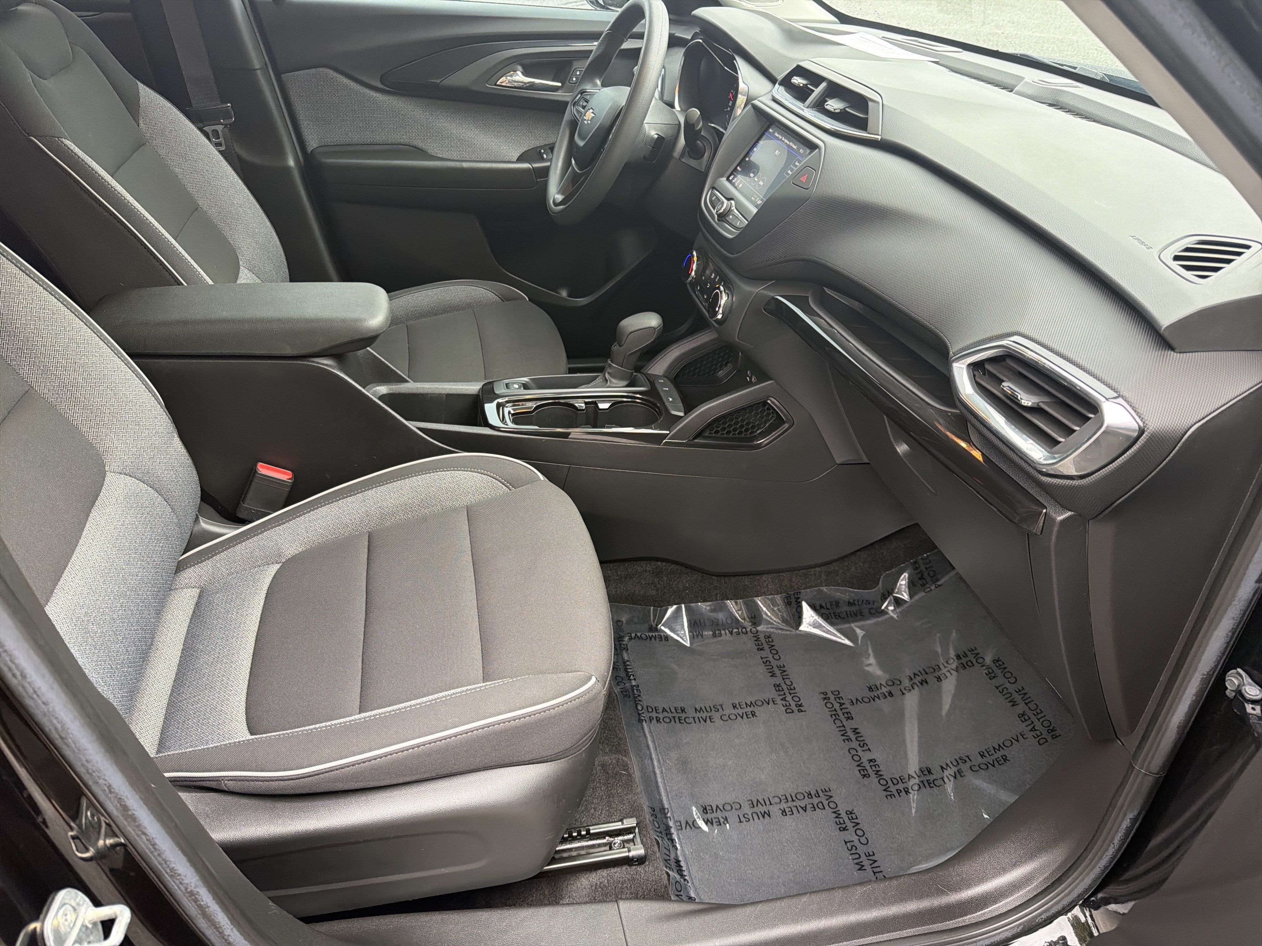 Used 2023 Chevrolet TrailBlazer LT FWD image 14