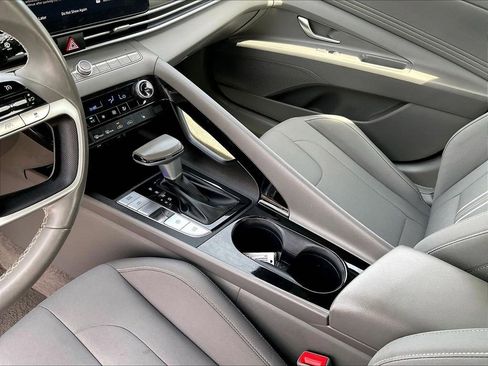 Used 2023 Hyundai Elantra SEL w/ Convenience Package FWD image 20
