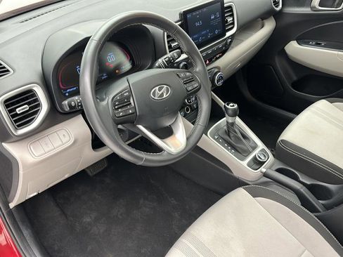 Used 2025 Hyundai Venue SEL FWD image 11