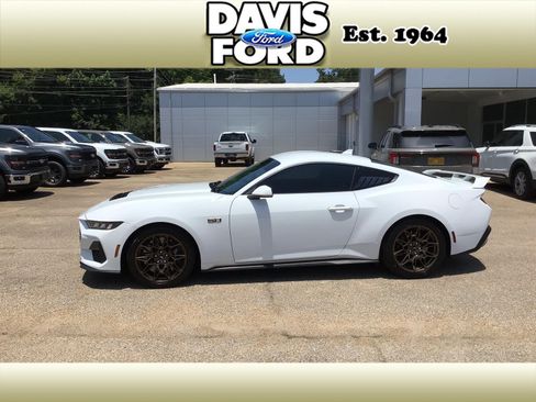 Used 2024 Ford Mustang GT Premium w/ GT Performance Package RWD image 4