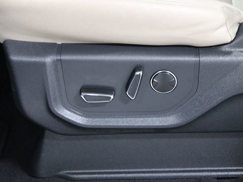 Used 2024 Ford Expedition Limited image 22