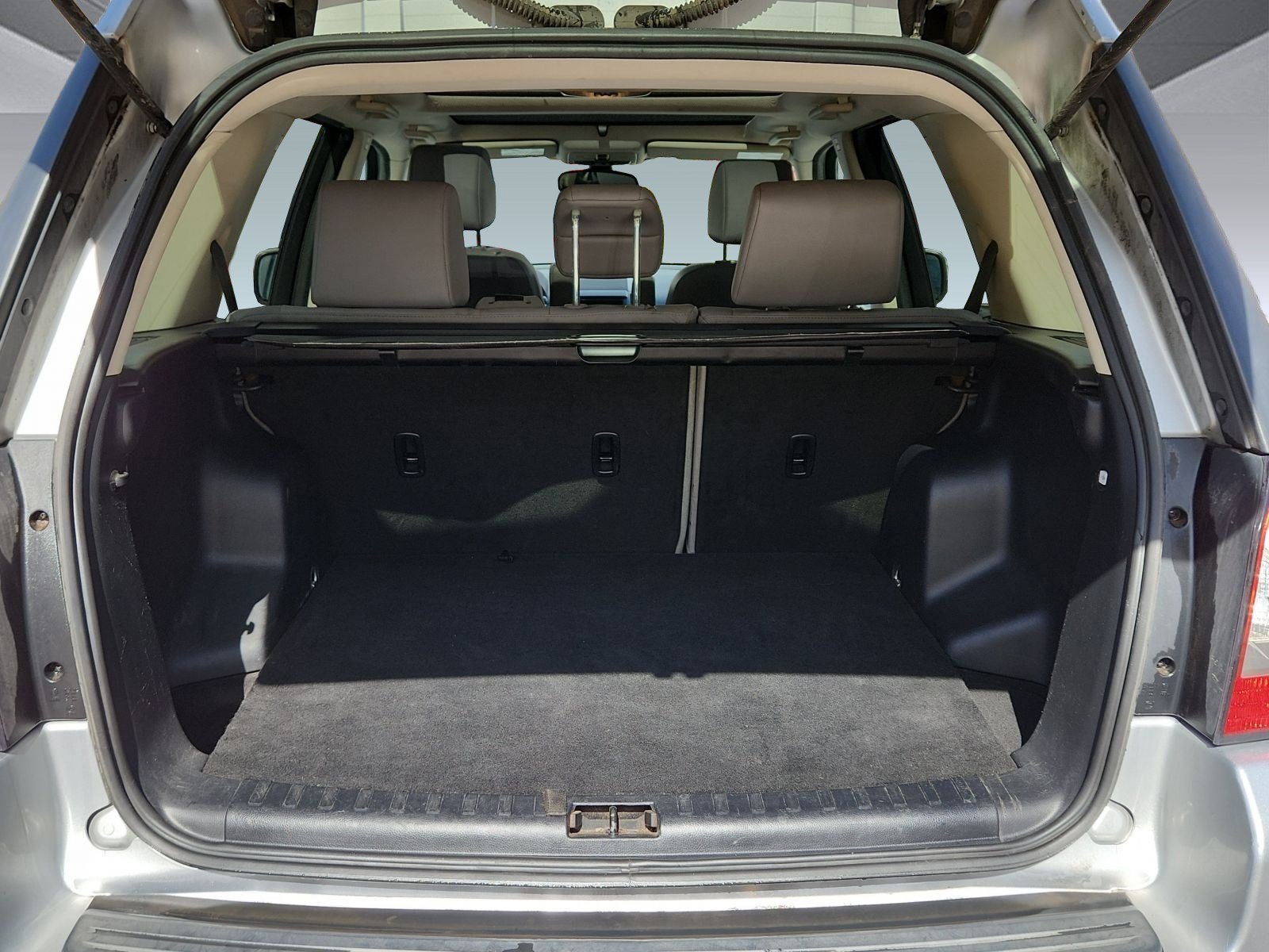 Used 2012 Land Rover LR2 HSE AWD/4WD image 18