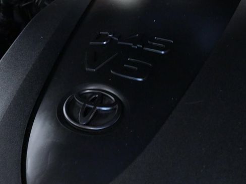 Used 2021 Toyota Tacoma Limited RWD image 9