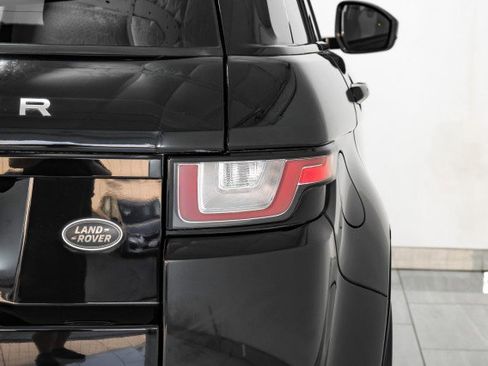 Used 2017 Land Rover Range Rover Evoque SE Premium image 46