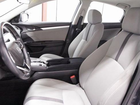 Used 2019 Honda Civic EX image 12