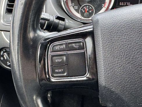 Used 2020 Dodge Grand Caravan SE image 16