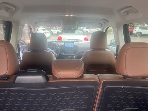 Used 2024 Ford Bronco Sport Outer Banks w/ Tech Package image 16