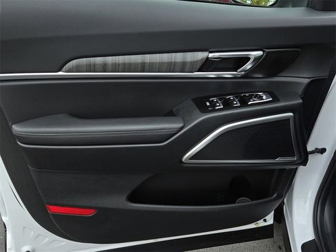 Used 2024 Kia Telluride EX image 10