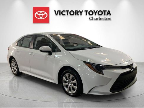 New 2026 Toyota Corolla LE image 5