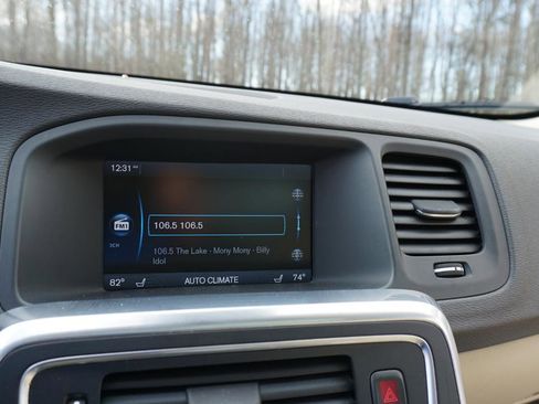 Used 2014 Volvo S60 T5 w/ Climate Package AWD/4WD image 19