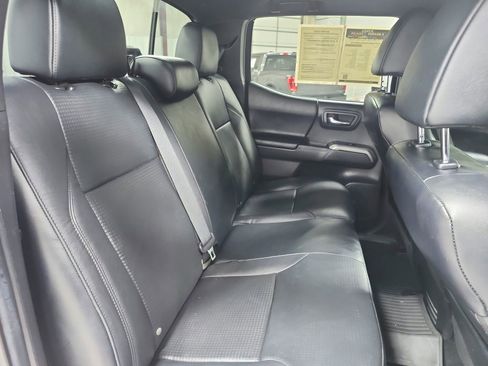 Used 2022 Toyota Tacoma Limited RWD image 39
