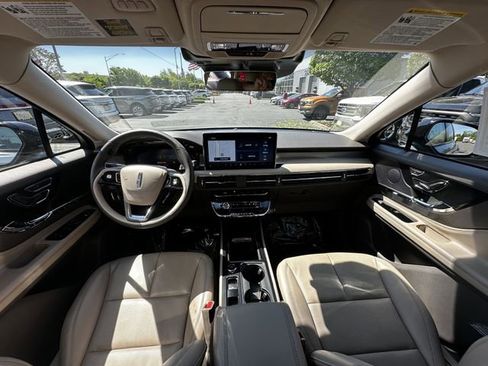 Certified 2023 Lincoln Corsair AWD w/ Equipment Group 101A image 3