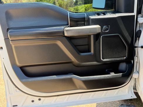 Used 2018 Ford F150 Platinum w/ Equipment Group 701A Luxury AWD/4WD image 28