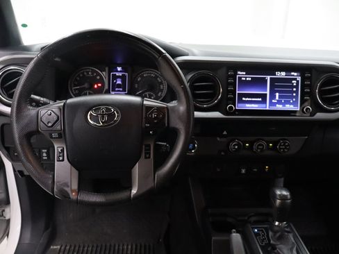 Used 2020 Toyota Tacoma TRD Sport RWD image 18