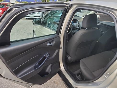 Used 2016 Ford Focus SE image 14