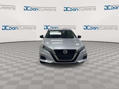 Used 2020 Nissan Altima 2.0 SR image 3