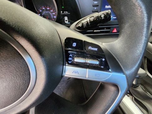 Used 2021 Hyundai Elantra SEL image 13