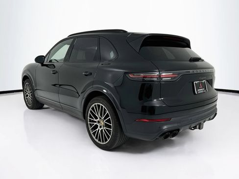 Certified 2023 Porsche Cayenne Platinum Edition AWD/4WD image 3