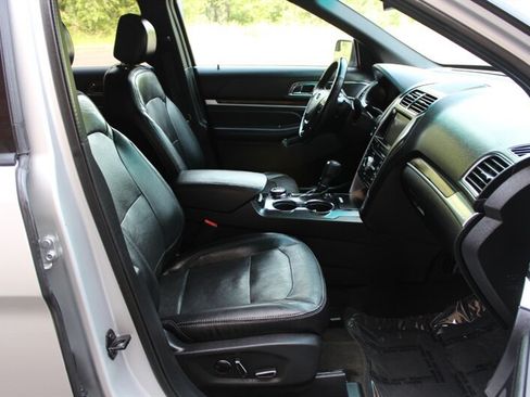 Used 2016 Ford Explorer Limited AWD/4WD image 19