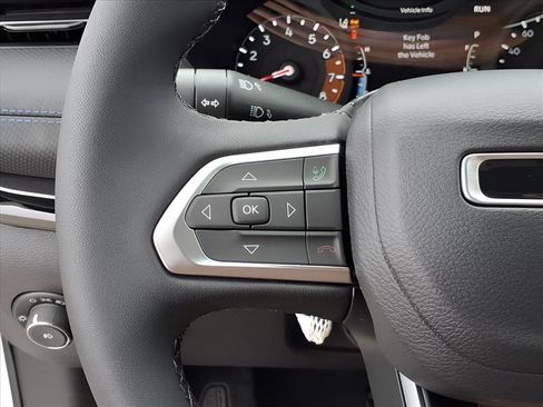 New 2026 Jeep Compass Latitude image 21