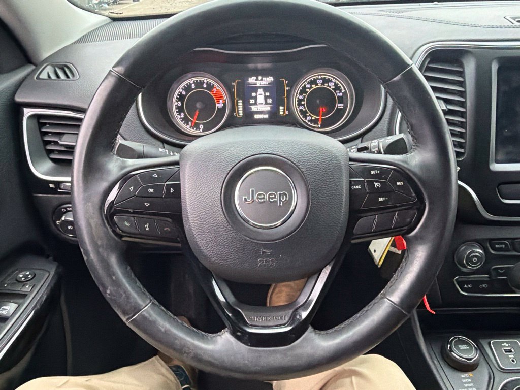 Used 2019 Jeep Cherokee Latitude w/ Cold Weather Group AWD/4WD image 14
