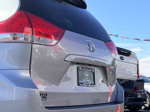 Used 2012 Toyota Sienna LE image 33