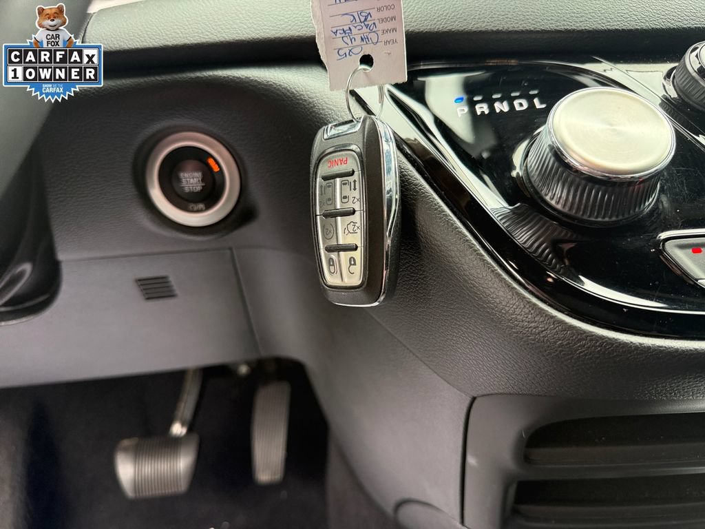 Used 2025 Chrysler Pacifica Select FWD image 29