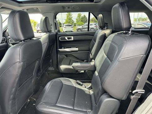 Used 2024 Ford Explorer XLT w/ Equipment Group 202A AWD/4WD image 13