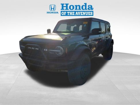 Used 2023 Ford Bronco Wildtrak image 3