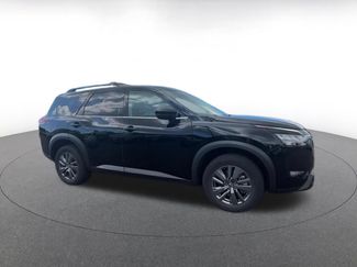 Used 2025 Nissan Pathfinder SV FWD video 2