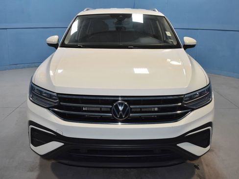 Used 2024 Volkswagen Tiguan SE image 25