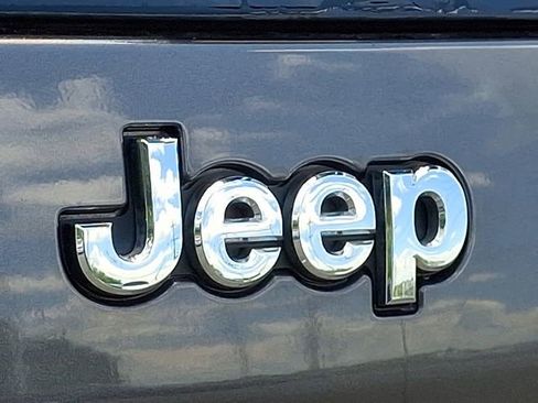 Used 2019 Jeep Cherokee Limited AWD/4WD image 29