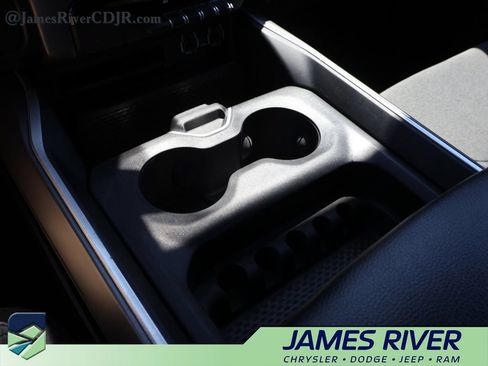 Used 2022 RAM 1500 Big Horn AWD/4WD image 36