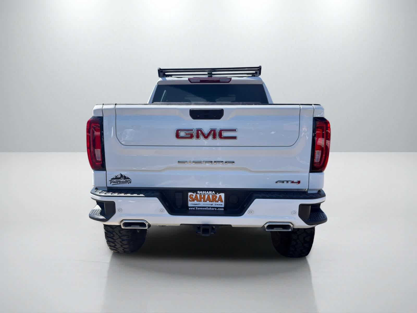 Used 2023 GMC Sierra 1500 AT4 AWD/4WD image 5