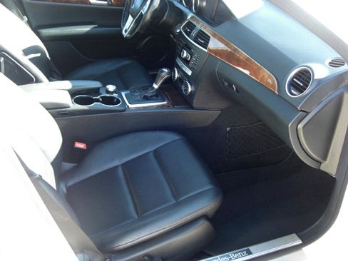 Used 2014 Mercedes-Benz C 250 Sport image 22