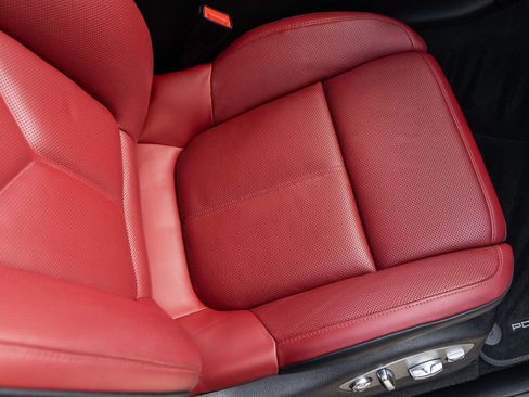 Certified 2023 Porsche Macan image 46