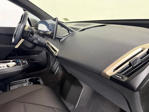 Used 2023 BMW iX xDrive50 w/ Sport Package AWD/4WD image 31