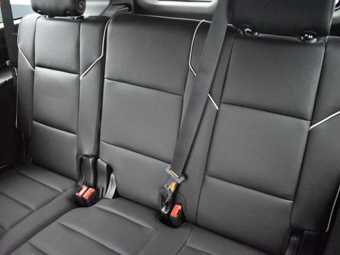 Certified 2024 Cadillac Escalade ESV Premium Luxury w/ Performance Package image 34